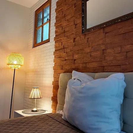 Evia Restaurant Отель *